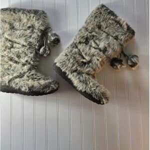 Report Signature Gray tan Faux Fur Boots size 7.5 8 HOT